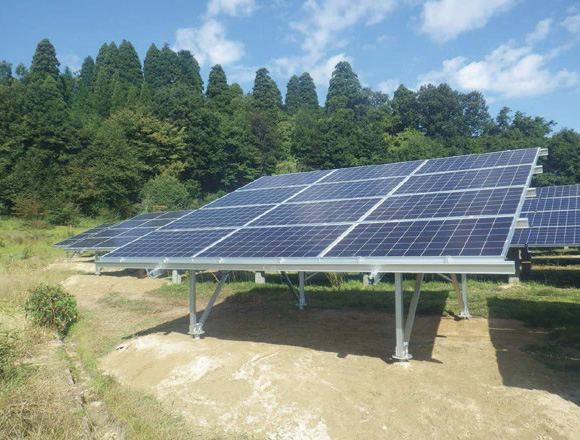 写真：スクリュー杭工法